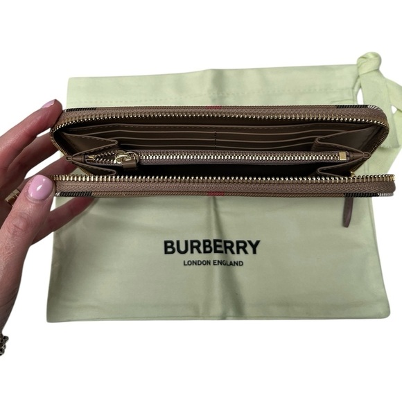 BURBERRY Wallet Large Zip Around Nova Check Dust Bag Authentic RETAILS $630 - Picture 3 of 7